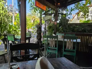 Warung Little Bird