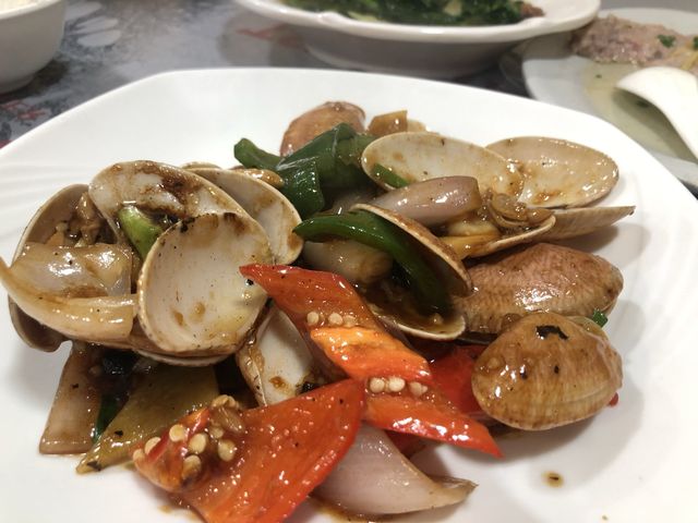 澳門石牆街22號地下的「富來美食」，平凡隱世，小炒太好吃了！