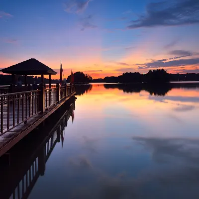 Отели рядом с достопримечательностью «Таман Тасайк Сайберджая / Сайберджая Лейк Гарденс»