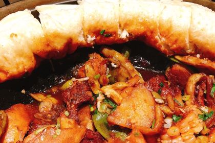 灶座小锅烀饼·铁锅炖(内蒙古总店)