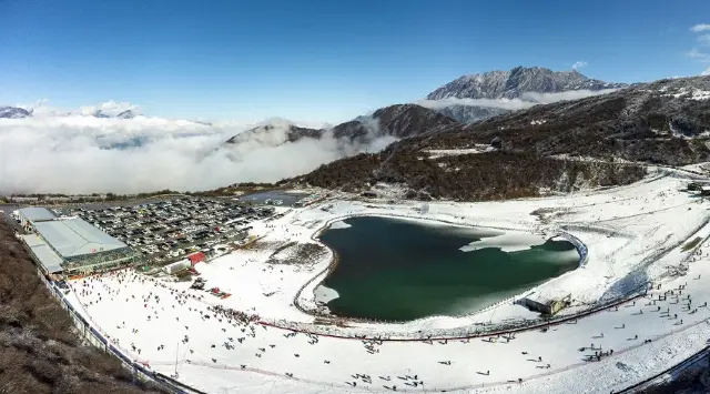 Skiing in Mao County