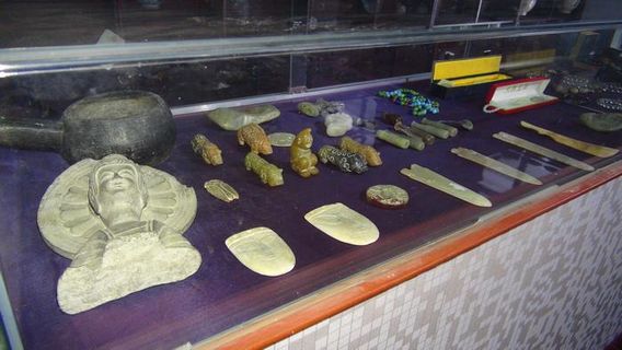 Gaoqingxian Shu Qingcang Gu Museum