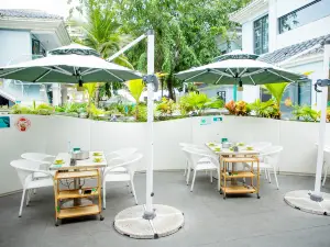 Coconut Chicken in the Courtyard (Seaside Courtyard Food Court Branch)