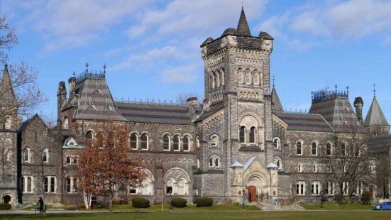 加拿大多伦多大学相信大家也一定听说过这个大学，当时去加拿大留