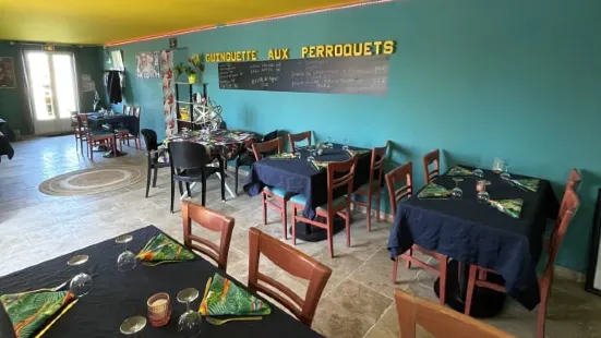 La Guinguette Aux Perroquets