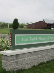 Мемориальный парк Том Тадек