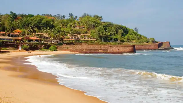 Hotels near Sinquerim Beach