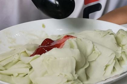 龚滩杯黑锅火锅店