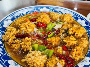 LuoYang ZhenBuTong Restaurant (ZhongZhou East Road)