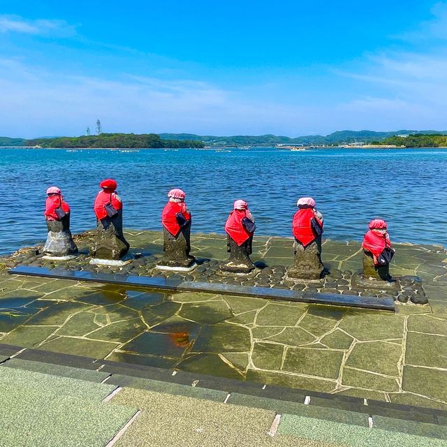 海に浸かるお地蔵様"はらほげ地蔵"﻿