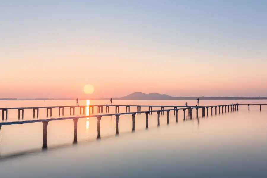 東湖南路淩波門