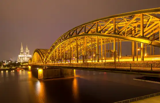 Hotels near Hohenzollern Bridge