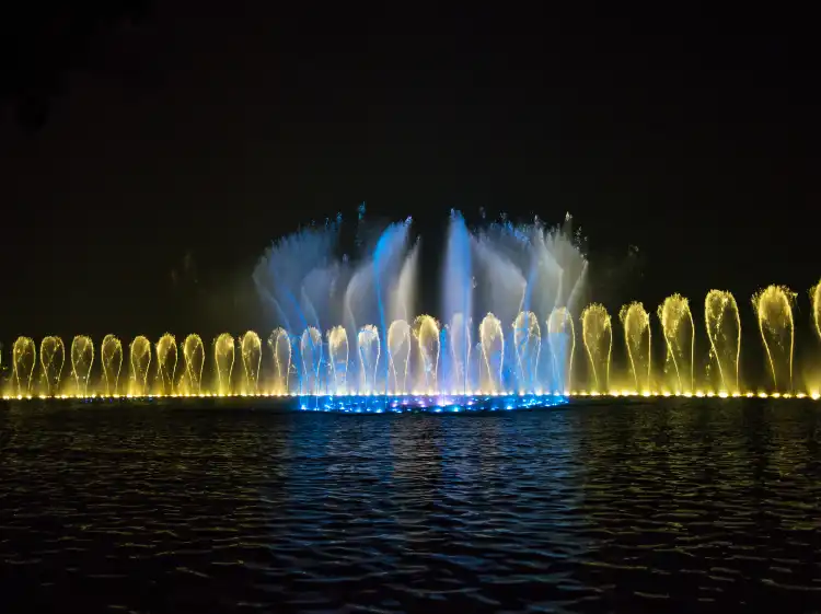 Hotels near West Lake Park