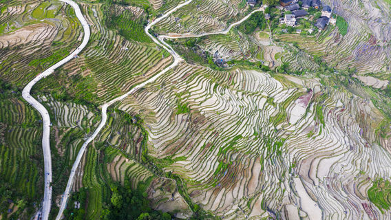 หมู่บ้านเก่าแก่และแข็งแรง