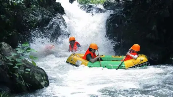 Shiniuzhai Mangdong Canyon Drifting