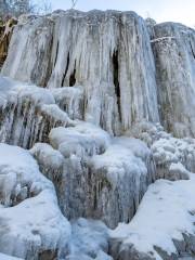 Dasi Ice Waterfall