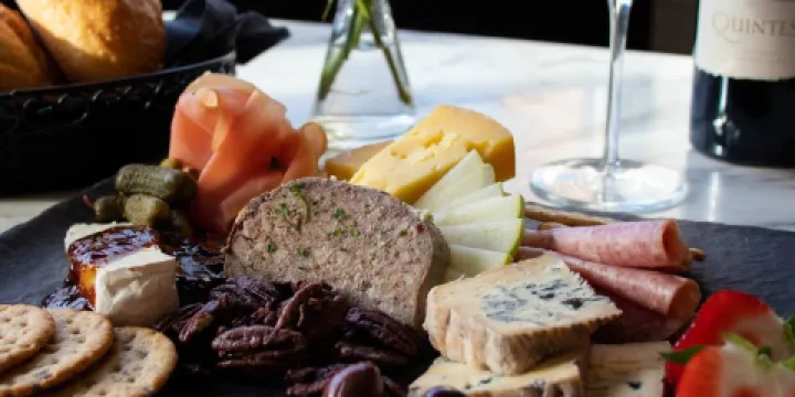 La Belle Vie Kitchen