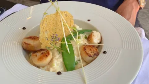 O Bistrot Chic Cafe Restaurant in Chantilly