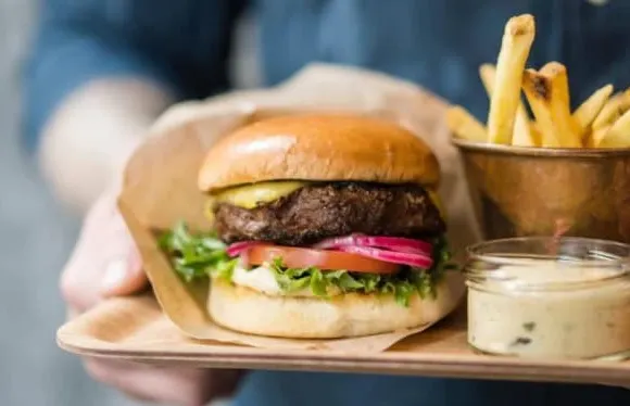 斯堪迪克卡爾斯克魯納餐廳和酒吧