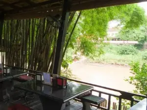 Dyen Sabai Restaurant and Bar