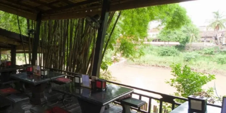 Dyen Sabai Restaurant