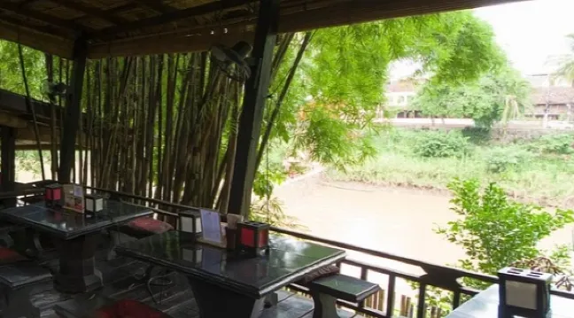 Dyen Sabai Restaurant