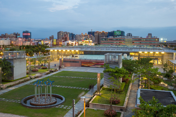 HSR Taoyuan Station Plaza