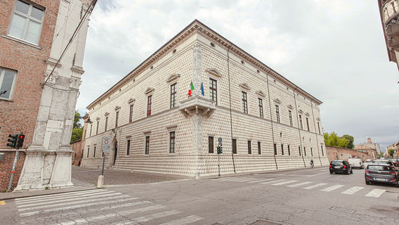 Diamanti Palace