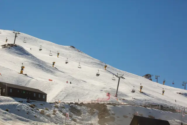 Skiing in Queenstown
