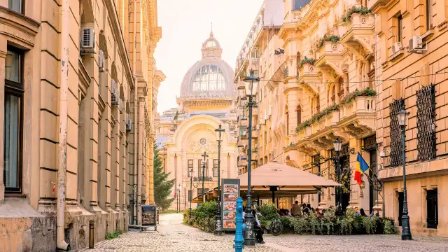 Hotels near Old Town