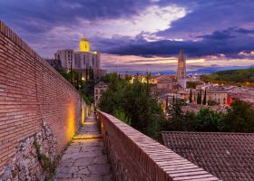 vuelos a Girona desde Bilbao