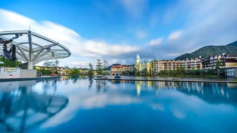 Hotels near Interlaken Hot Springs
