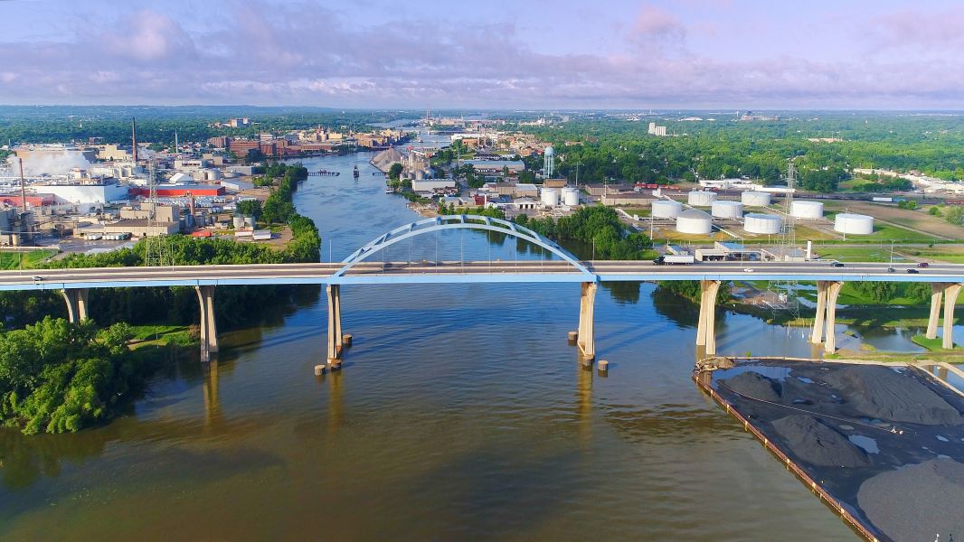 Lansing to Green Bay Flights