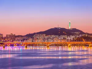 서울의 인기 밤의 인기 장면