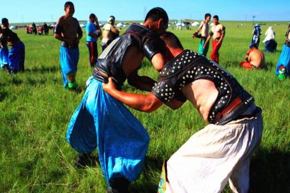 希拉穆仁草原扎日格牧民家餐包