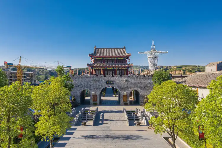 鄰近皮定均旅烈士墓的酒店