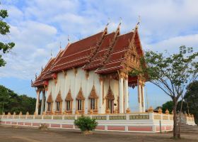 Hotels Near Wat Nong Pling School