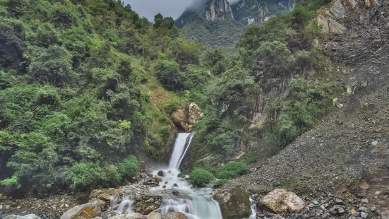 Shennongguxishui Waterfall