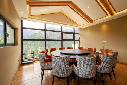 嘎尔庄园·星空之城·坐望雪山休闲餐吧