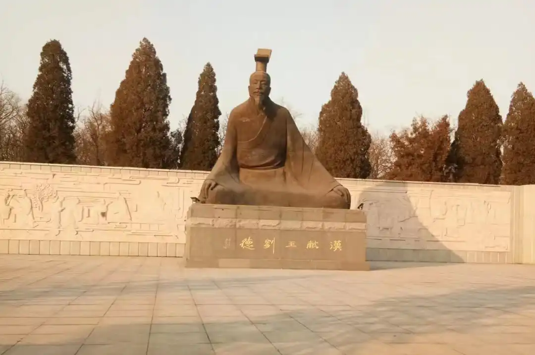 Hotels near Xianxian Han Tomb Group