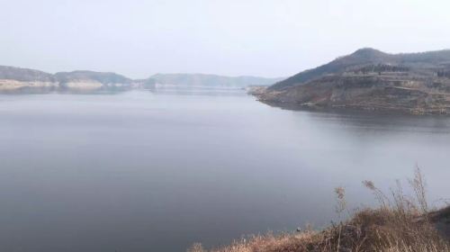 新安萬山湖始祖山風景區