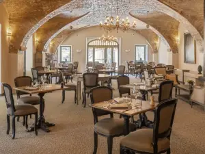 Chateau La Robeyere Restaurant