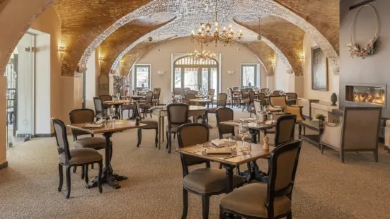 Chateau La Robeyere Restaurant