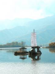 神農架林區神農架大九湖國家濕地公園-涼亭