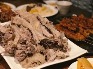 wu wu zi yang gao rou zhuan mai dian(xin min lu mei shi jie dian)