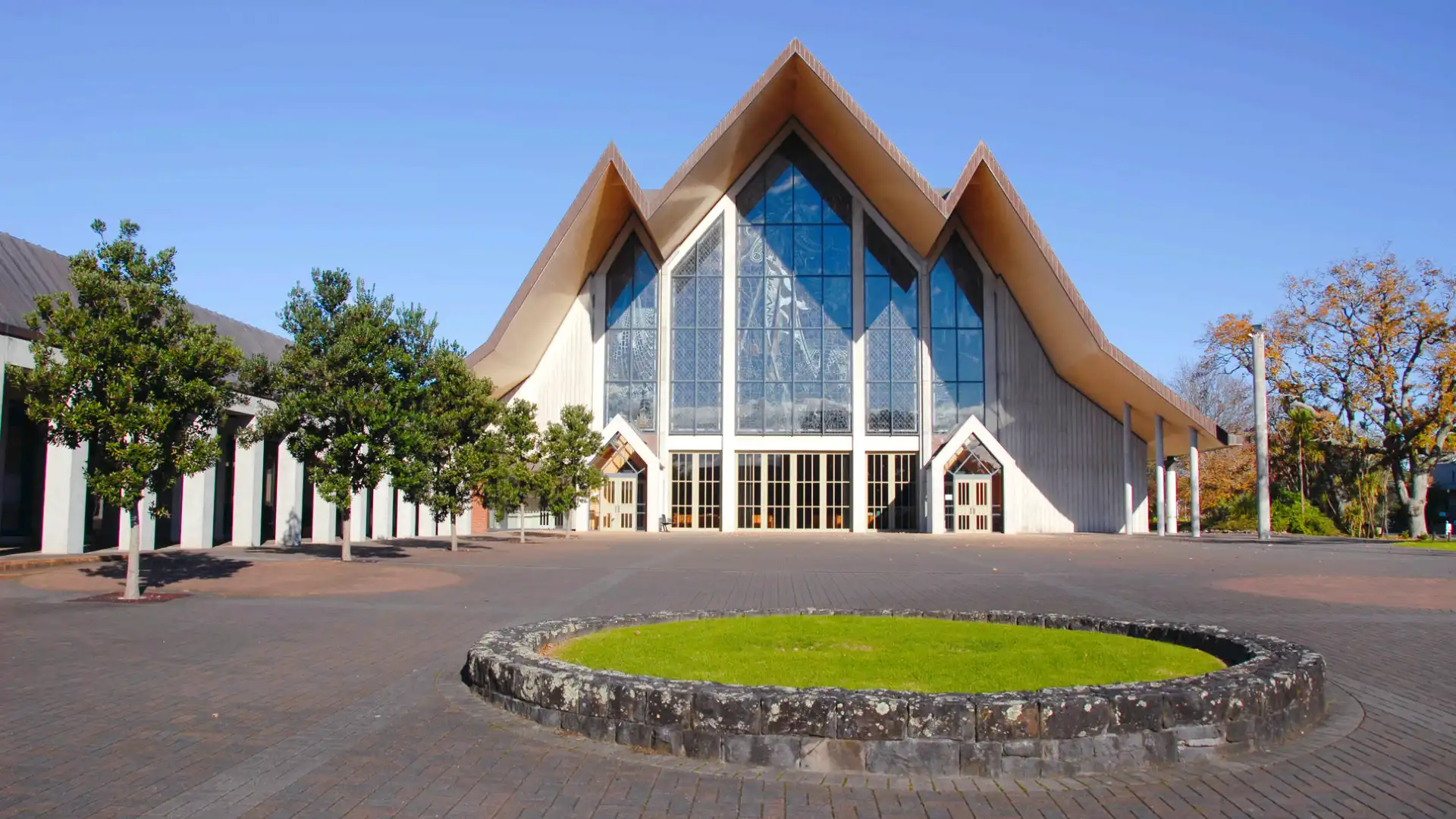 Hotels near Holy Trinity Cathedral