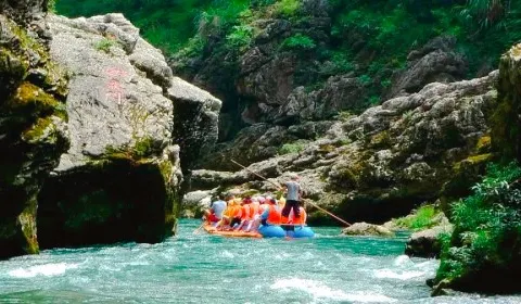 Xiangxi Mengdong River Drifting