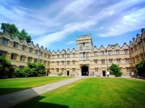 牛津大學大學學院
