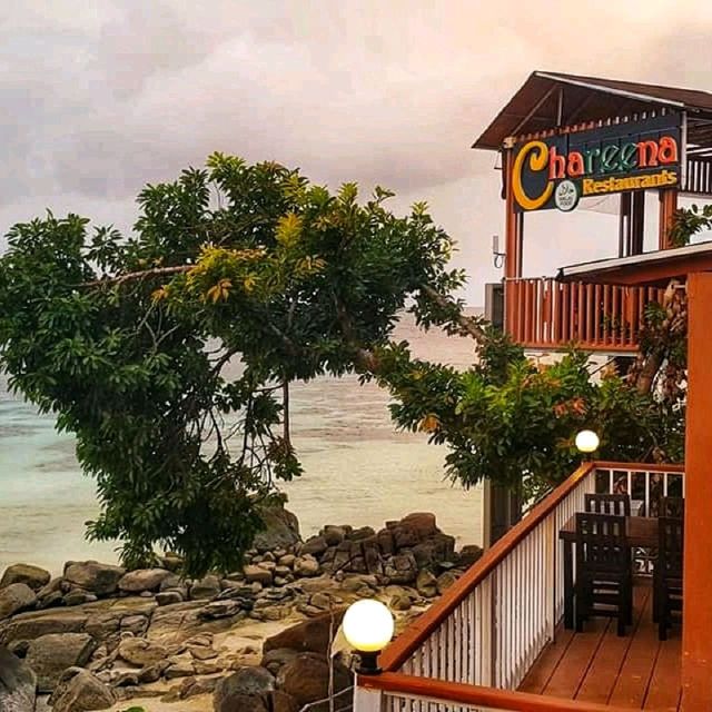 ที่พักติดทะเลวิวปัง​อลังการ