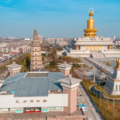 Отели рядом с достопримечательностью «Xuanfu Lane Leisure Cultural Pedestrian Street»